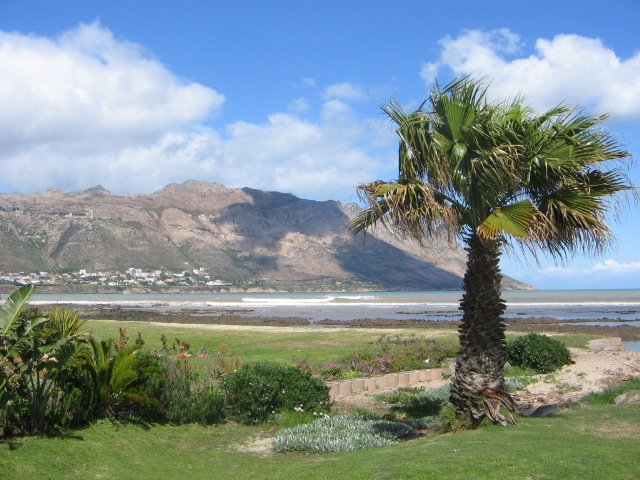 To Let 2 Bedroom Property for Rent in Gordons Bay Central Western Cape